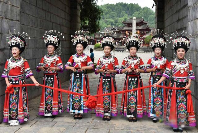 湘菜加盟连锁品牌“湘西部落”的湘西山歌唱遍全国