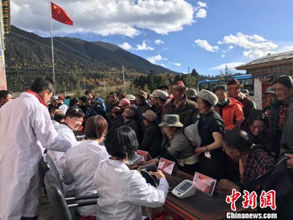 李克强总理被援藏医生感动 3年来他们为西藏做了什么