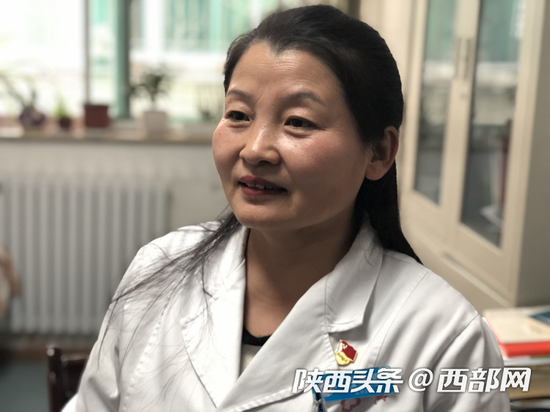 西安市第一医院消化科副主任医师张雪丽接受采访。