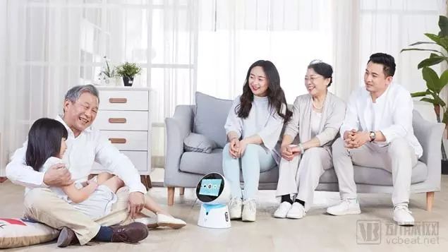 以机器人为入口构建老年人健康服务全闭环，养老会是AI的下一个“主战场”吗？