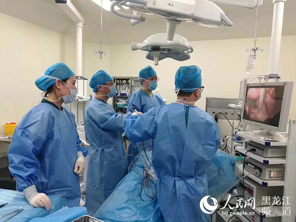 黑龙江省医院完成首例泌尿系单孔腹腔镜手术