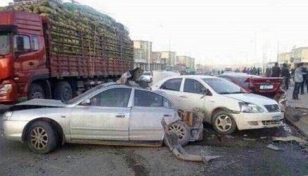 青海发生特大交通事故 8人死亡15人受伤
