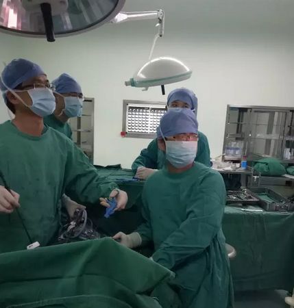 单县中心医院肝胆外科完成首例全腹腔镜下胆囊