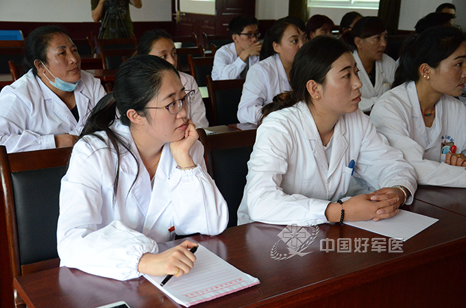 第101医院在西藏自治区米林县医院开展腹腔镜教