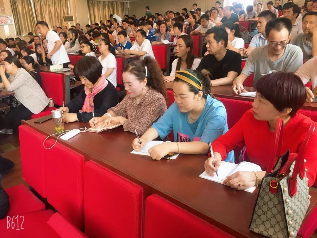 灵宝市中医院赴三门峡参加全市健康扶贫政策培训