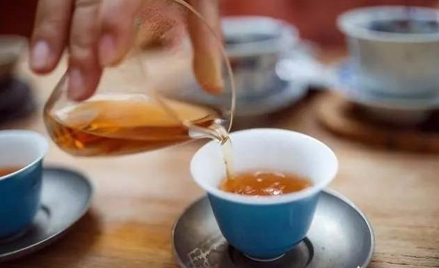茶水和白开水哪种更健康？应该喝哪个？