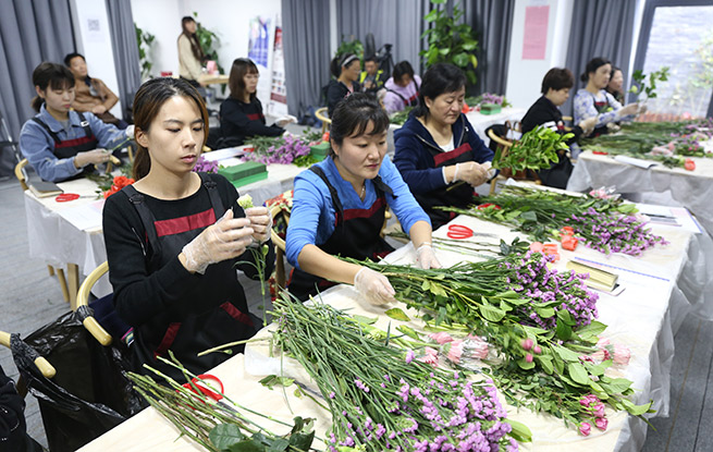 西城中韩女性“花艺技能”培训班开班助力女性实现创新创业梦想