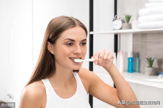 为什么刷牙时会感到恶心？可能是这几种疾病在作怪，求你别拖了