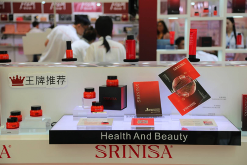 依飞美妆产品亮相上海美博会，高科技护肤概念引全场注目