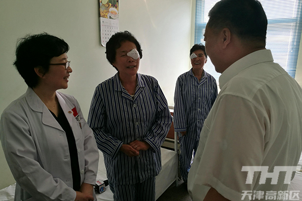 天津医大眼科医院医疗队为朝鲜白内障患者实施复明手术