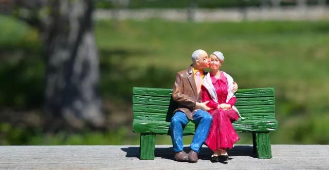世界风靡的老年离婚潮席卷到中国：65岁，我依然可以重启人生