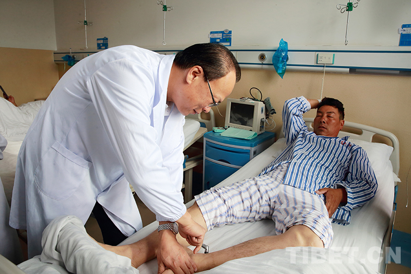 【吉祥迪庆 健康中国】医疗专家在迪庆州人民医院成功开展手术