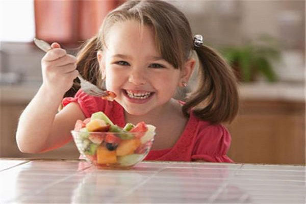 孩子最该少碰的4种水果，特别是最后三种，大人也要管住嘴