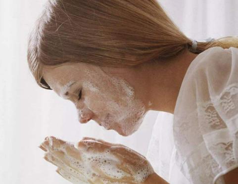 这四种错误护肤方式容易导致皮肤出现过敏