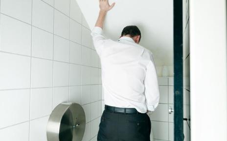 男人喷尿的高度越高越健康？是真的吗