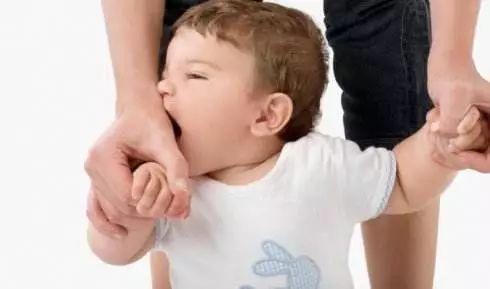 怎么锻炼宝宝的抓握能力？
