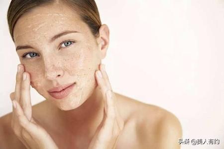 秋季如何减少肌肤油光，教你护肤美容三个方法