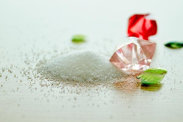 吃盐有讲究，摄入太多高血压易找上门，怎样吃盐才算合理？