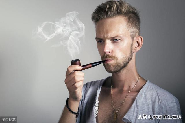 男性长时间吸烟，要做好这4件事，肺部不至于那么“脏”