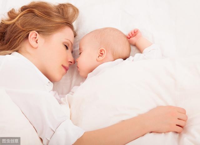 睡渣宝宝为何频繁哭闹？妈妈做好这3件事情，宝宝睡得倍香