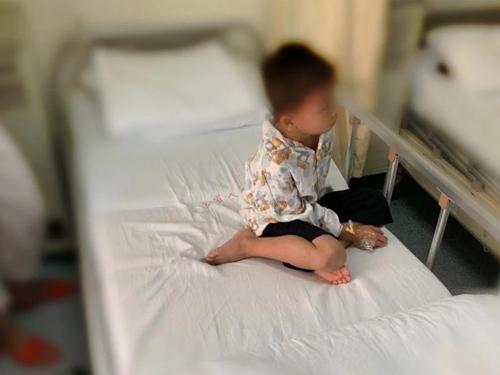 5岁小男孩发现肺部巨大囊肿，十几位专家助力，成功手术