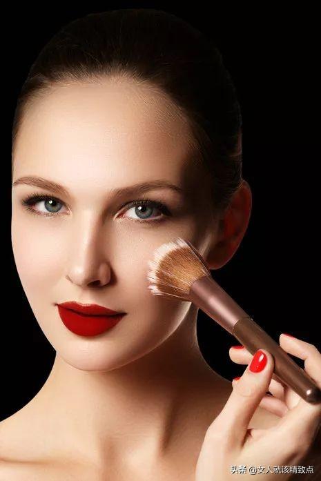 干性皮肤怎么化妆不起皮掉粉 这个化妆技巧拯救大干皮
