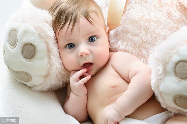 宝宝出现药疹，与药物过敏有关，需及时治疗