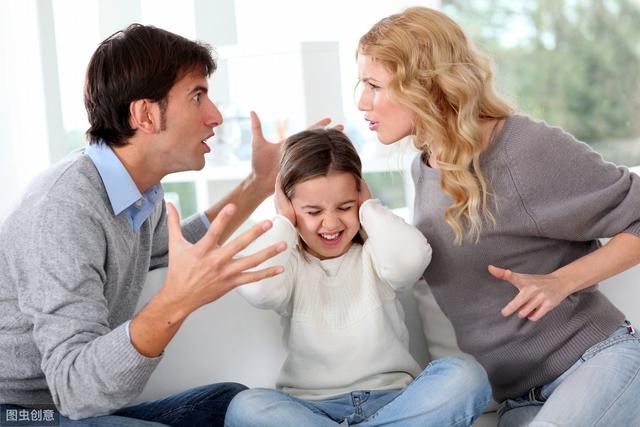 父母最容易带坏孩子的8个习惯