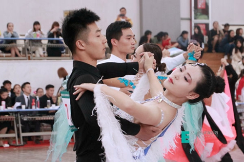 西安欧亚学院在第八届陕西省大学生体育舞蹈暨