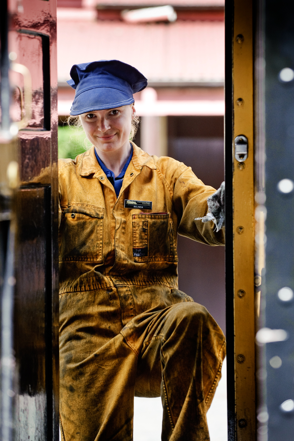 普芬比利蒸汽小火车迎来首位女性列车驾驶员