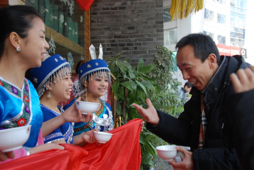一家网红了十八年的湘菜加盟品牌“湘西部落”