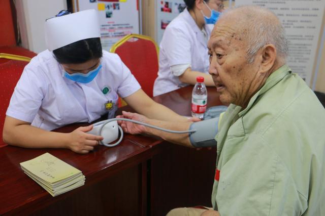 「颐和小课堂」老年高血压患者的日常照护