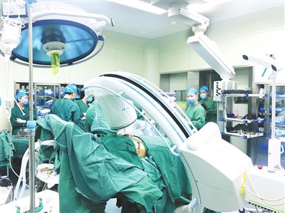 江西省首台骨科手术机器人“天玑”完成首次手