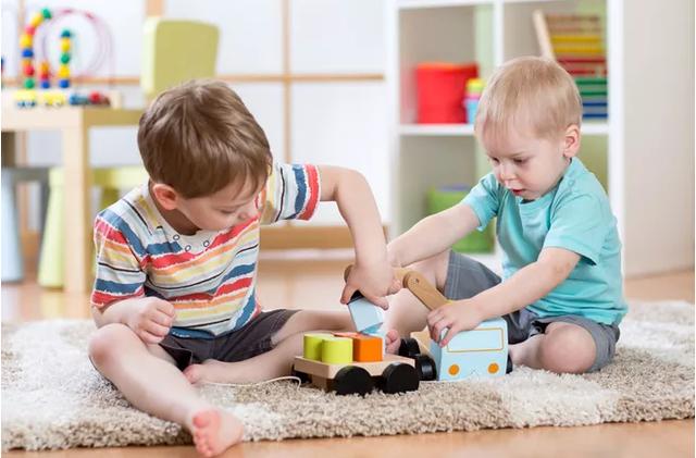 在宝宝三岁前，这三样玩具是必须要有的，其他的父母买来也是浪费