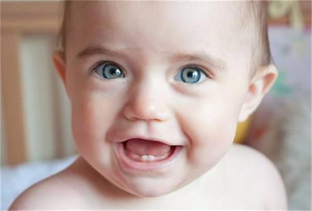 宝宝出牙比别人晚，要补钙？这份指南表明孩子要这么补充才对