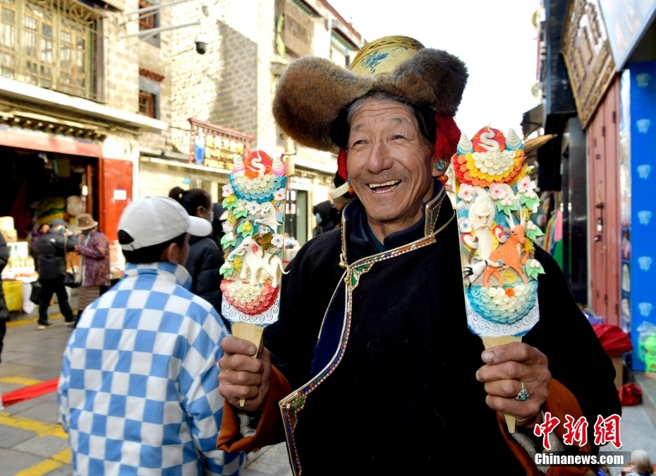 （新春见闻）西藏拉萨：制作酥油花迎春节、藏历新年
