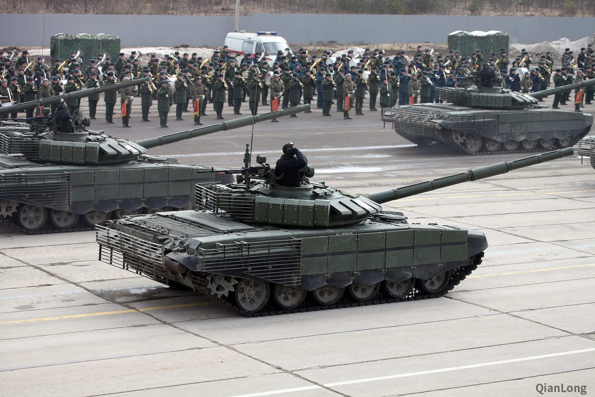 04.參加綵排的T-72B3坦克（攝影：維塔利·庫斯曼）。